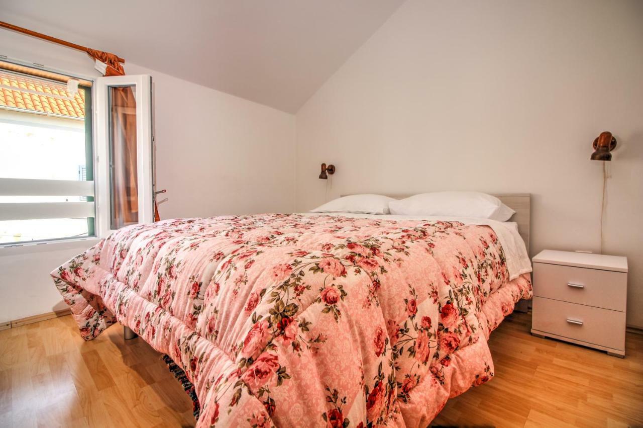 Apartmani Toni Poce Primošten Exteriér fotografie